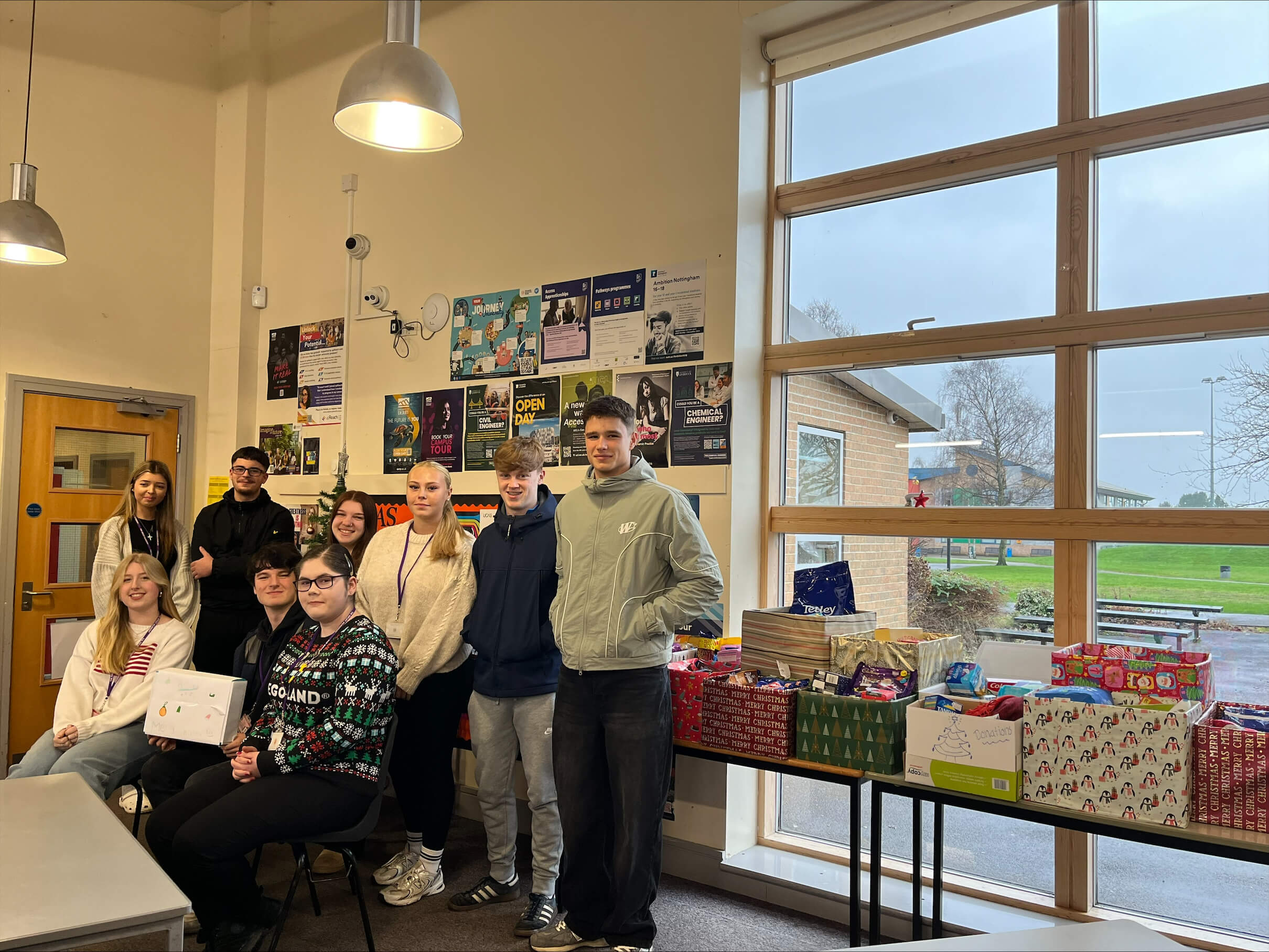 Derbyshire school students help bring smiles to the faces of once-homeless Derventio Housing Trust residents this Christmas featured image