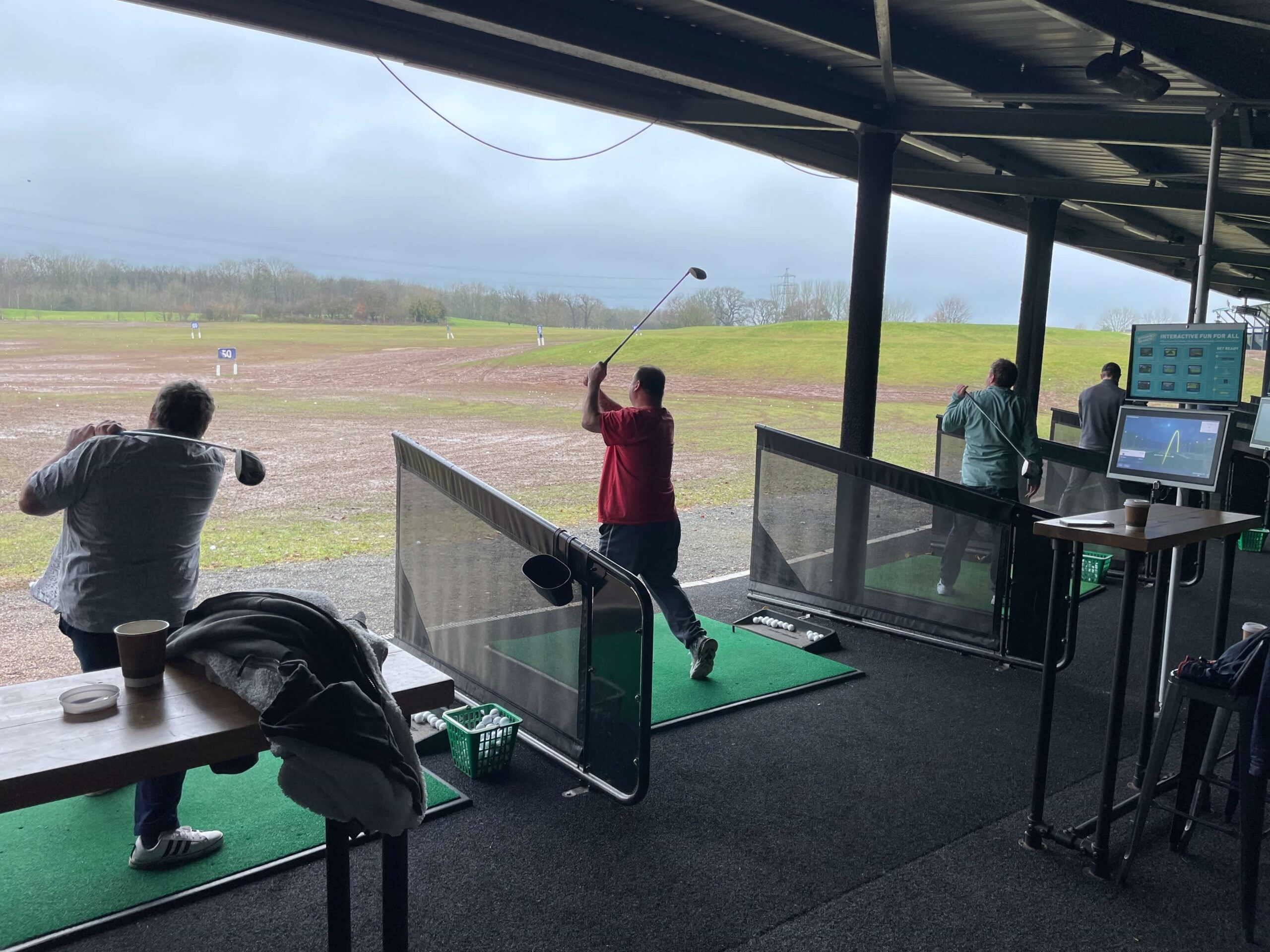 Warwick golf simulator business helps Derventio Housing Trust residents’ mental health with top hole day out featured image